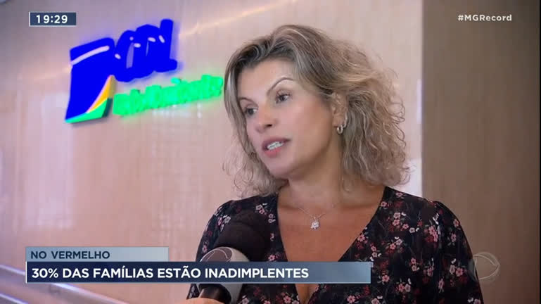 Vídeo: Cerca de 30% das famílias brasileiras estão inadimplentes
