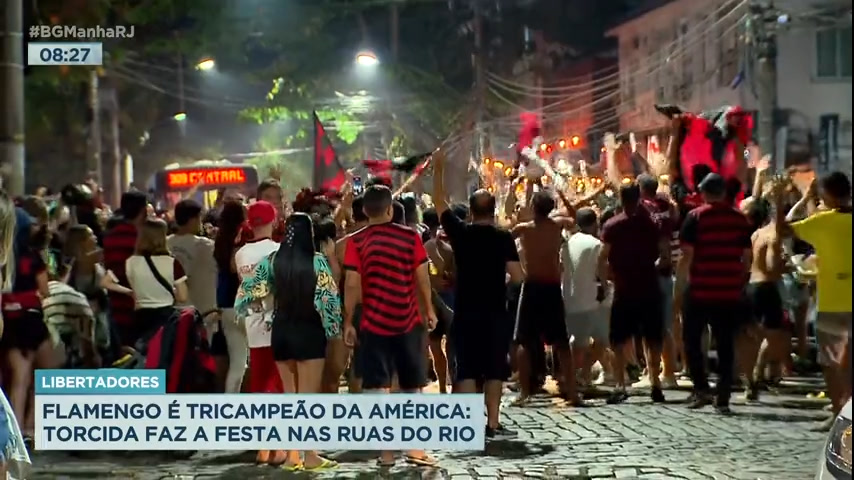 Vídeo: Torcedores do Flamengo celebram conquista da Libertadores