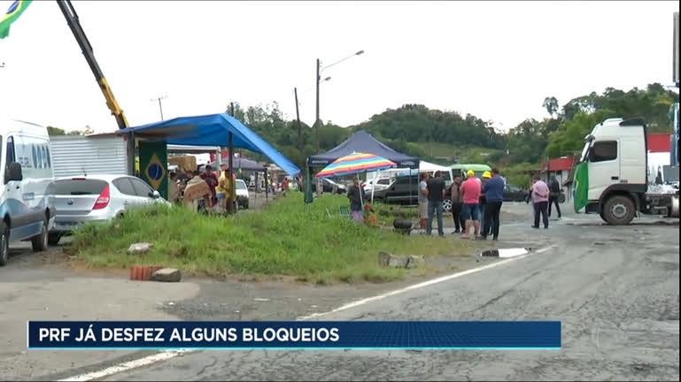Vídeo: PRF diz já ter desbloqueado algumas rodovias pelo Brasil
