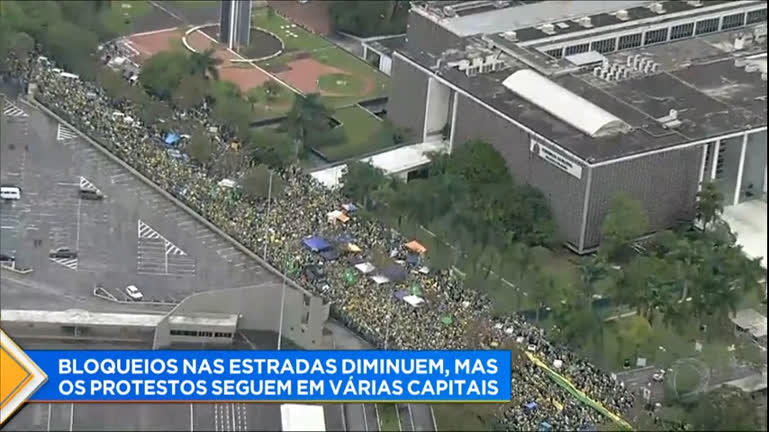 Vídeo: Mesmo após apelo de Bolsonaro, manifestantes ainda protestam pelo país