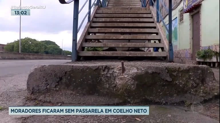 Vídeo: Moradores reclamam da retirada de passarela usada para atravessar a avenida Brasil na zona norte do Rio