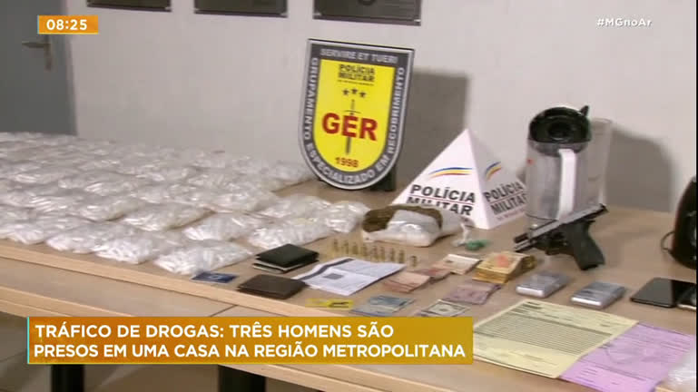 Vídeo: Três homens são presos com mais de 5.000 pinos de cocaína em Vespasiano (MG)