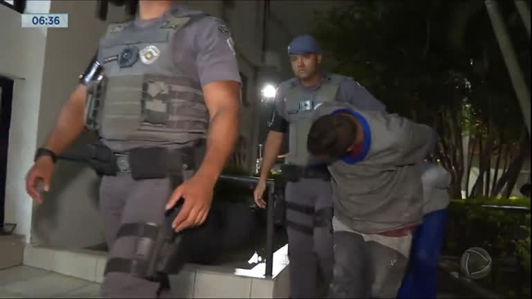 Vídeo: Bandidos se passam por operários e rendem vigilantes de obra