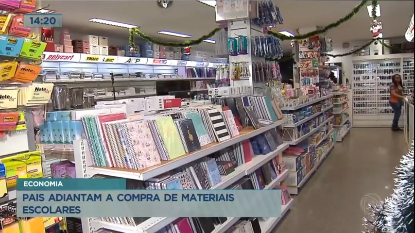 Vídeo: Pais adiantam compra de materiais escolares para economizar