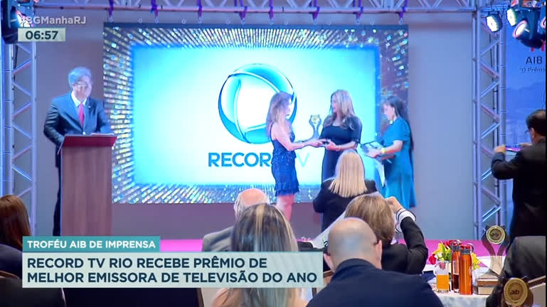 Vídeo: Record TV Rio recebe troféu AIB de melhor emissora regional do Brasil