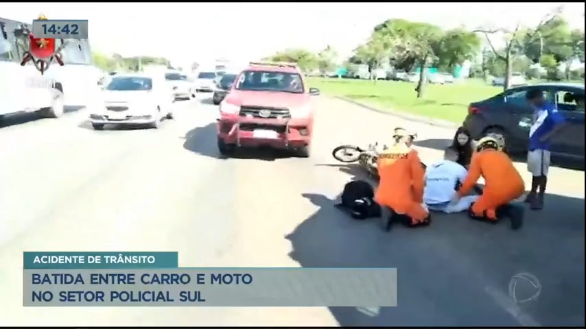 Vídeo: Motoqueiro é socorrido após acidente no Setor Policial Sul