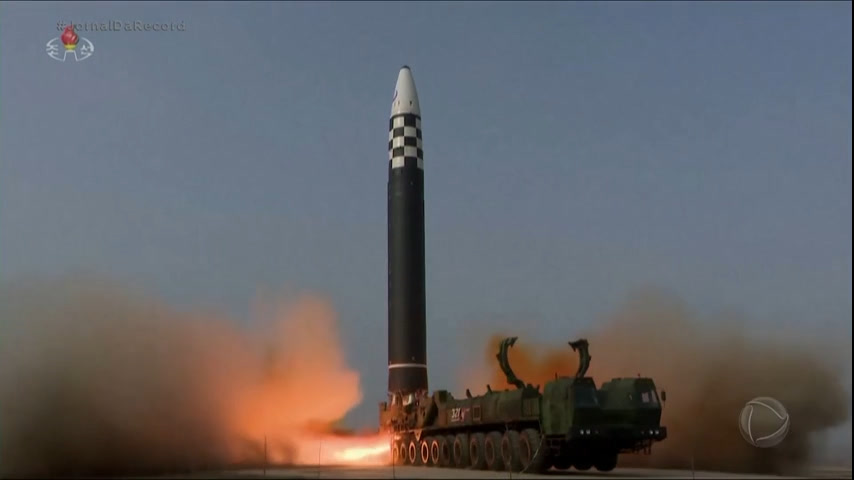 Vídeo: Coreia do Norte dispara foguete capaz de transportar bombas nucleares para o outro lado do mundo