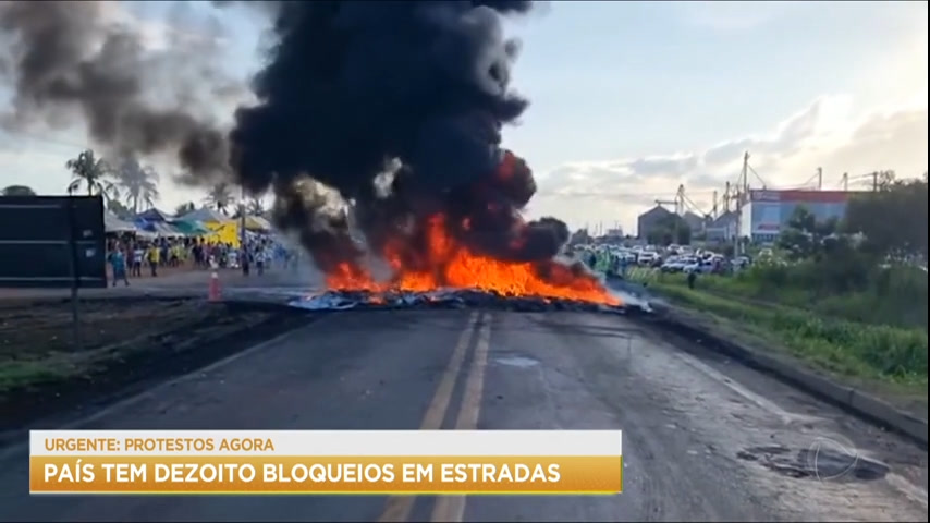 Vídeo: Protestos voltam a bloquear estradas pelo país neste sábado (19)