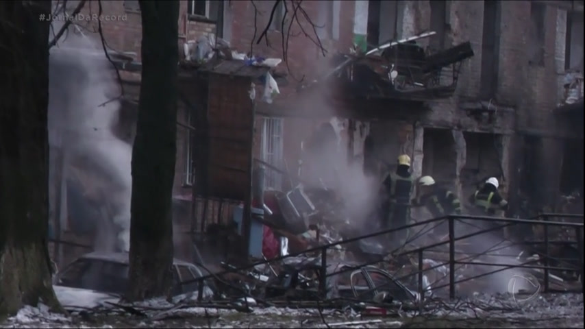 Vídeo: Novos bombardeios russos matam pelo menos sete pessoas em Kiev
