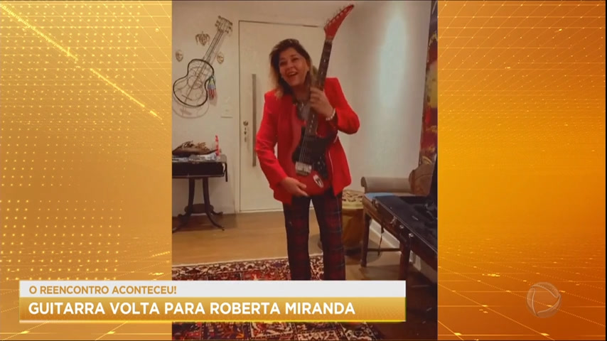 Vídeo: Roberta Miranda compartilha momento de reencontro com guitarra desaparecida