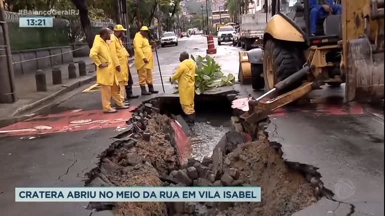 Vídeo: Temporal abre cratera em Vila Isabel, na zona norte do Rio