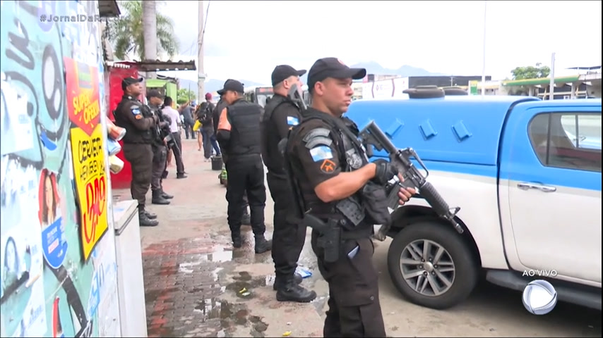 Vídeo: Após tiroteio e sete mortes, Complexo da Maré amanhece com policiamento reforçado e clima de tensão