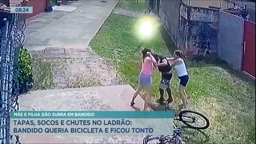 Vídeo: Mãe e filha reagem e dão surra em bandido no interior de SP