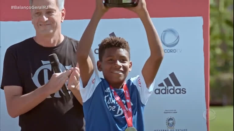 Vídeo: Pedro Henrique é o campeão do Sonho de Bola