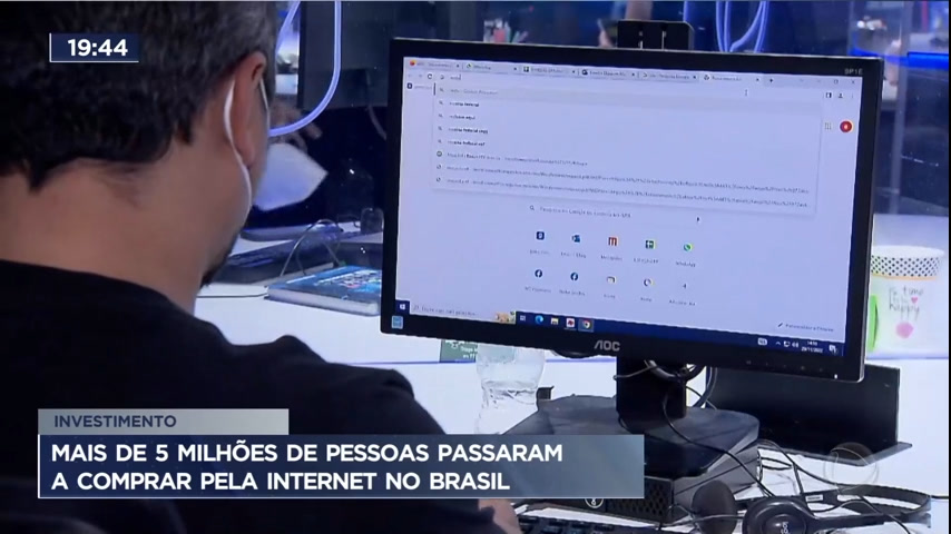 Vídeo: Mais de 5 milhões de brasileiros passaram a comprar pela internet