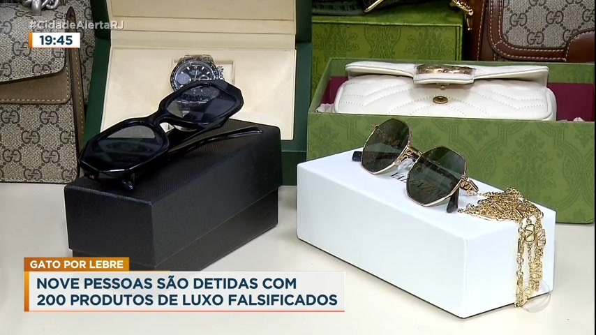 Vídeo: Polícia apreende 200 produtos de luxo falsificados