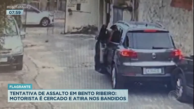 Vídeo: Motorista armado atira contra bandidos após tentativa de assalto na zona norte do Rio