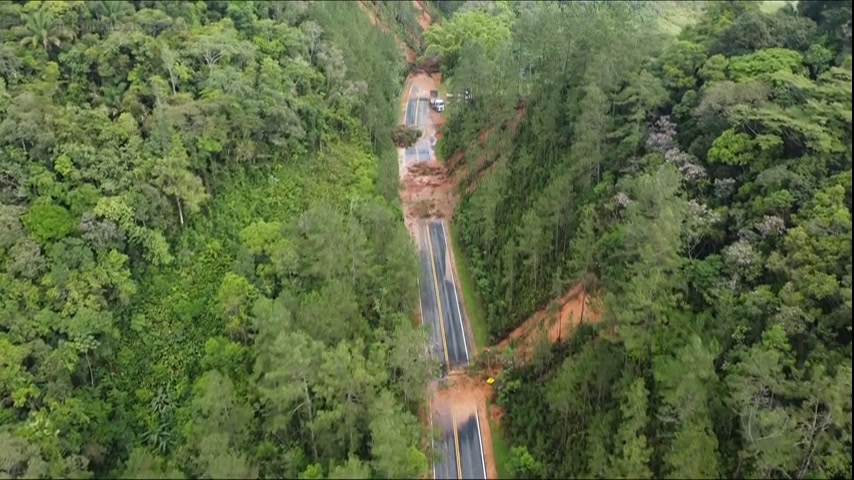 Vídeo: Chuva causa deslizamentos de terra em estradas da região do Vale do Ribeira, em São Paulo