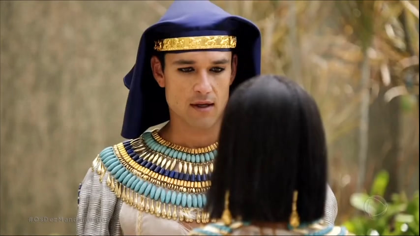 Vídeo: Ramsés e noiva conversam no jardim do palácio | Os Dez Mandamentos