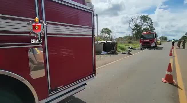 Vídeo: Homem morre após carro capotar em Planaltina, no DF