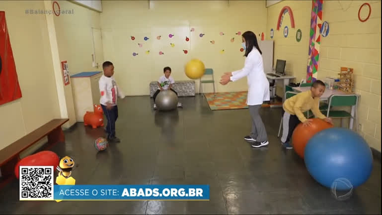 Vídeo: ABADS ajuda crianças e adolescentes deficientes intelectuais a terem mais autonomia