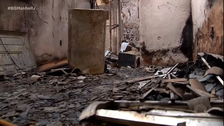 Vídeo: Homem incendeia casa de ex-mulher após ser denunciado por agressão