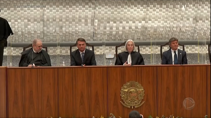 Vídeo: Bolsonaro participa da cerimônia de posse de dois novos ministros do STJ