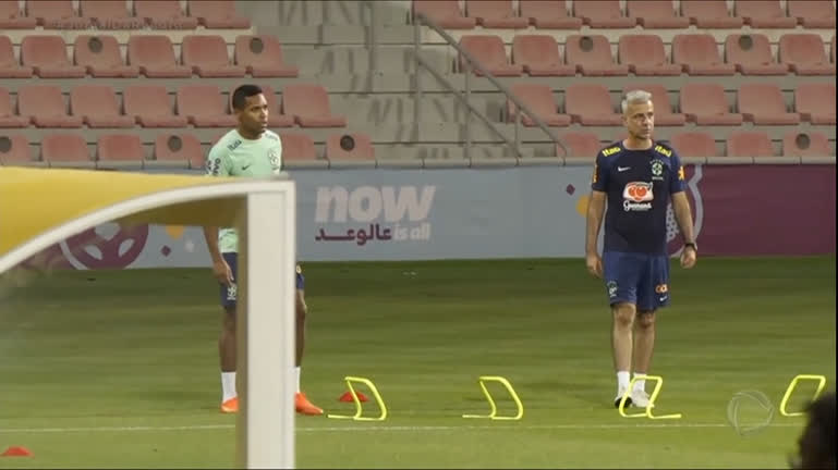 Vídeo: Alex Sandro deve participar do primeiro treino de preparação para o jogo contra a Croácia