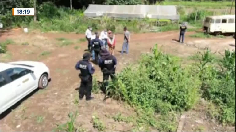 Vídeo: Polícia resgata 14 trabalhadores em situação análoga à escravidão