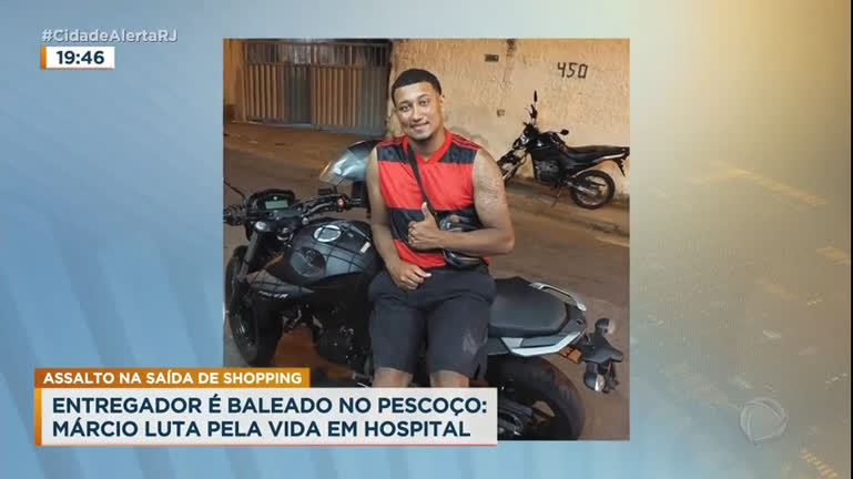 Vídeo: Entregador é baleado durante assalto em estacionamento de shopping na zona norte do Rio