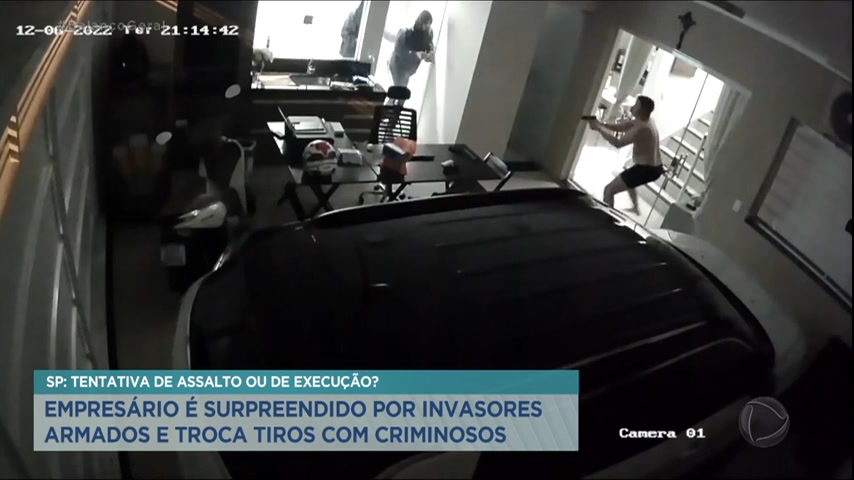 Vídeo: Câmera registra criminosos invadindo casa de empresário no interior de SP