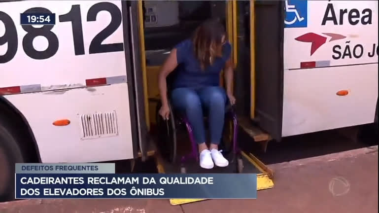 Vídeo: Cadeirantes reclamam da qualidade dos elevadores dos ônibus