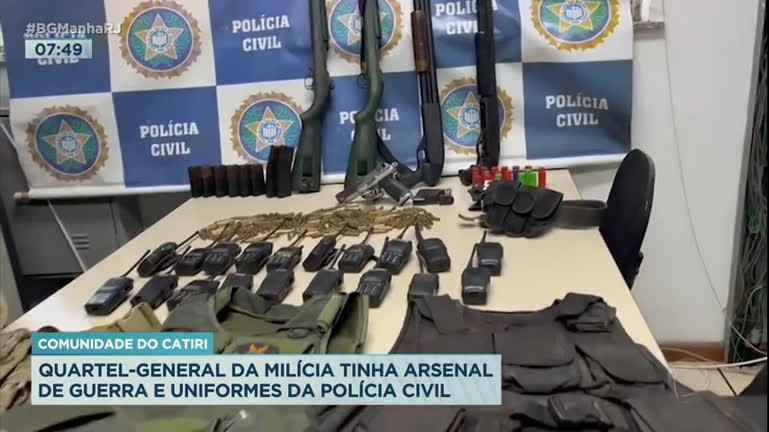Vídeo: Polícia apreende arsenal de guerra usado pela milícia em comunidade da zona oeste do Rio