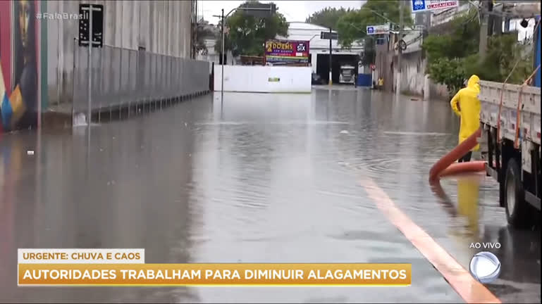 Vídeo: Autoridades trabalham para diminuir alagamentos após temporal em São Paulo