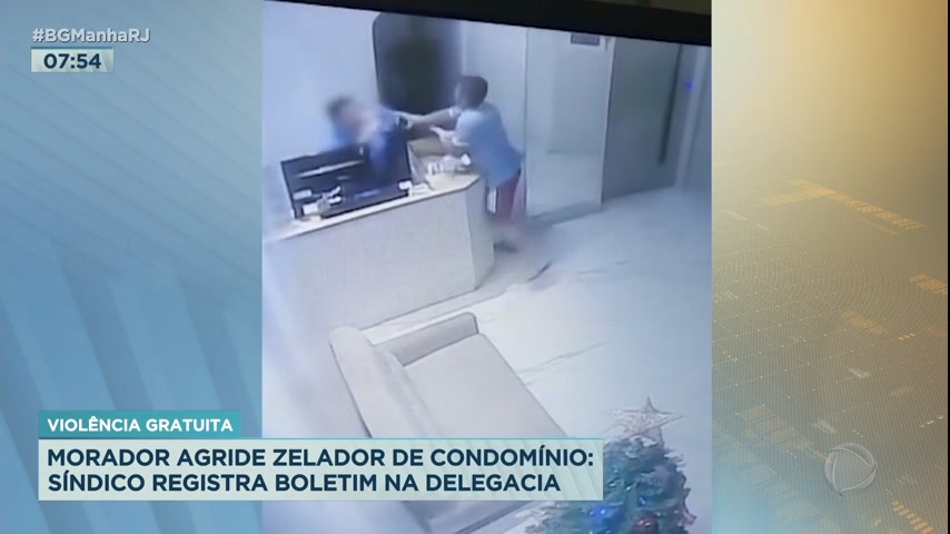 Vídeo: Morador agride zelador de prédio em Copacabana