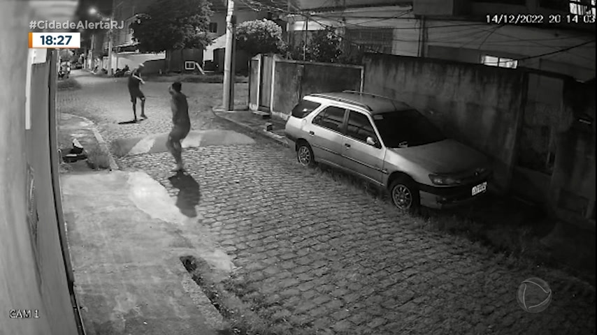 Vídeo: Homem é baleado quatro vezes por vizinho na Taquara