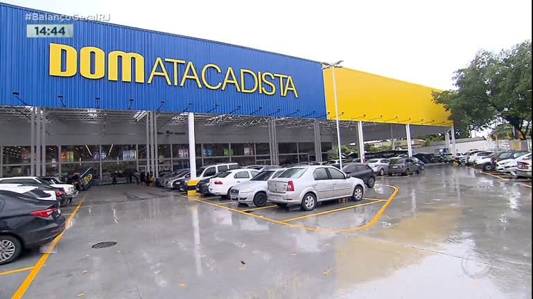 Vídeo: Inauguração de supermercado gera 600 empregos em Campo Grande