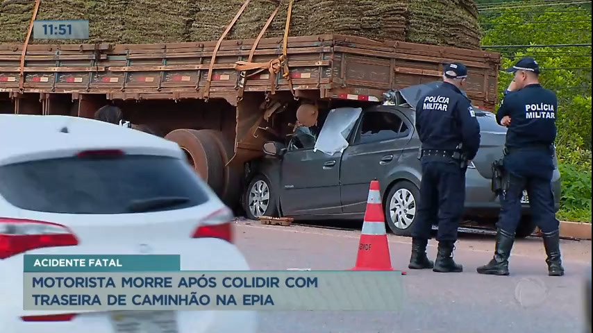 VÍDEO: fardados, policiais militares surpreendem crianças e jogam