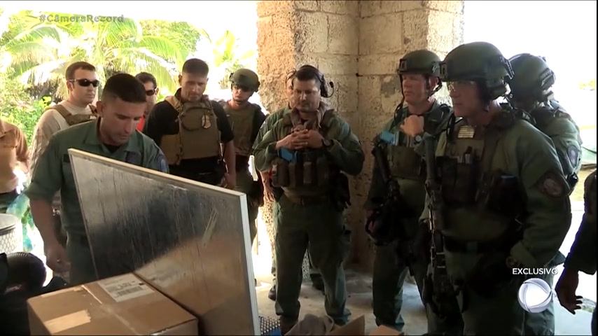 Vídeo: Equipe da SWAT faz simulação de ataque terrorista em Miami