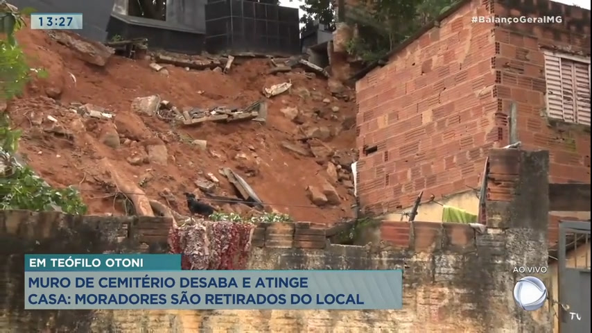 Imagens Mostram Destruição Após Desmoronamento Em Cemitério De Teófilo Otoni Mg Minas Gerais