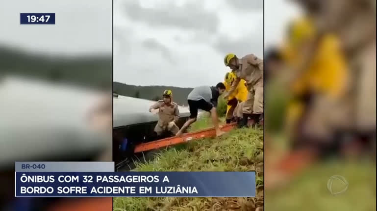 Vídeo: Ônibus com 32 passageiros a bordo sofre acidente em Luziânia