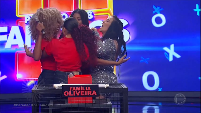 Vídeo: Família Oliveira conquista o prêmio máximo e leva R$ 20 mil | Paredão dos Famosos Especial