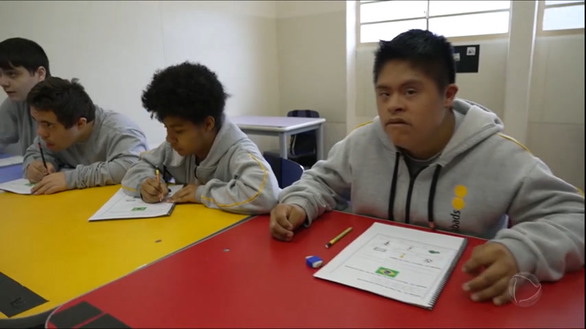 Vídeo: Abrace a ABADS e ajude crianças e jovens com deficiência intelectual