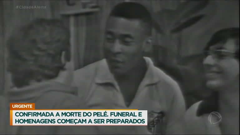 Vídeo: Relembre a participação de Pelé em Família Trapo , da Record TV