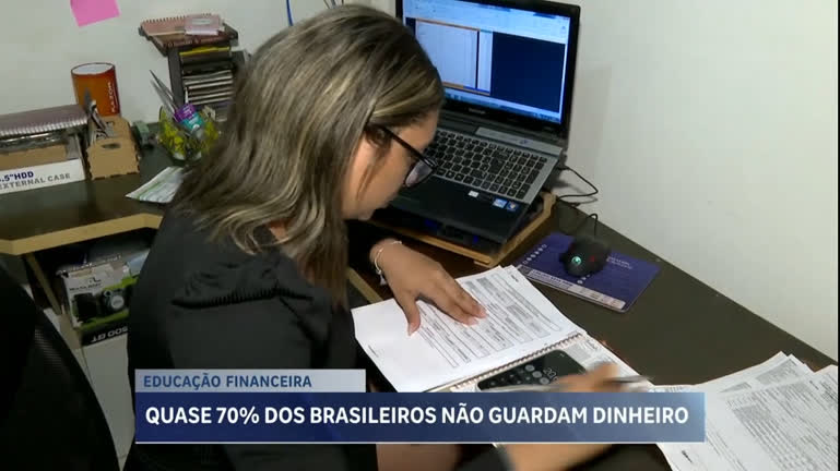 Vídeo: Quase 70% dos brasileiros não guardam dinheiro