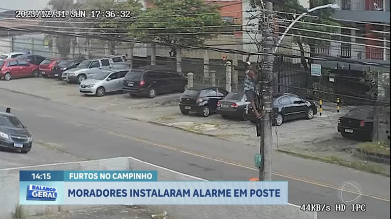 Vídeo: Moradores instalam alarme em poste para conter furtos de cabos em bairro da zona norte do Rio