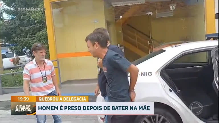 Vídeo: Homem é preso após agredir própria mãe na Baixada Fluminense