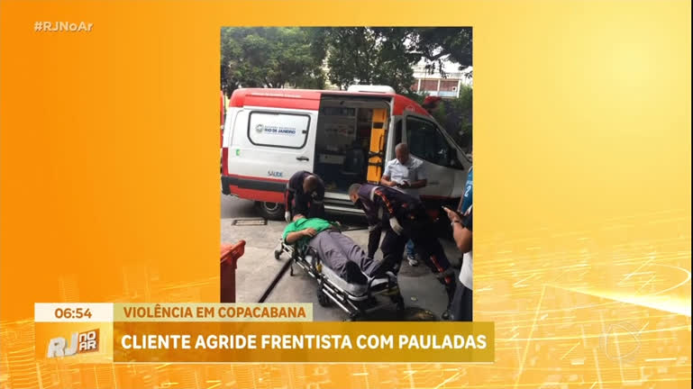 Vídeo: Frentista é agredido por cliente em posto de combustíveis de Copacabana