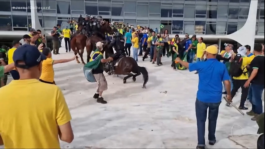 Vídeo: Brasília se prepara para evento que relembra um ano dos ataques às sedes dos Três Poderes
