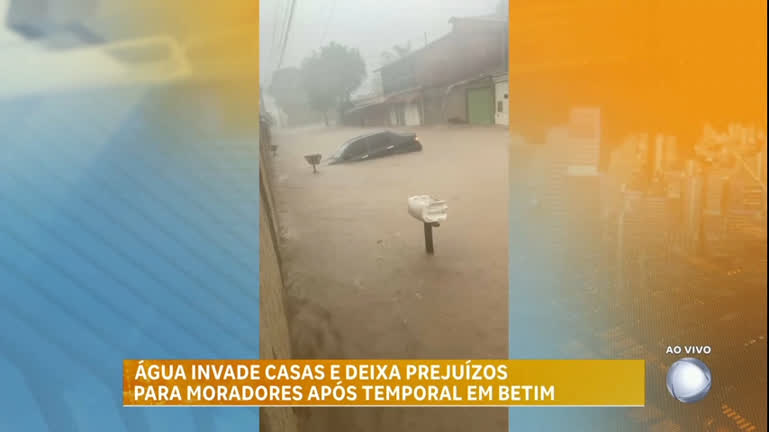 Vídeo: Casas são invadidas por água durante temporal em Betim (MG)